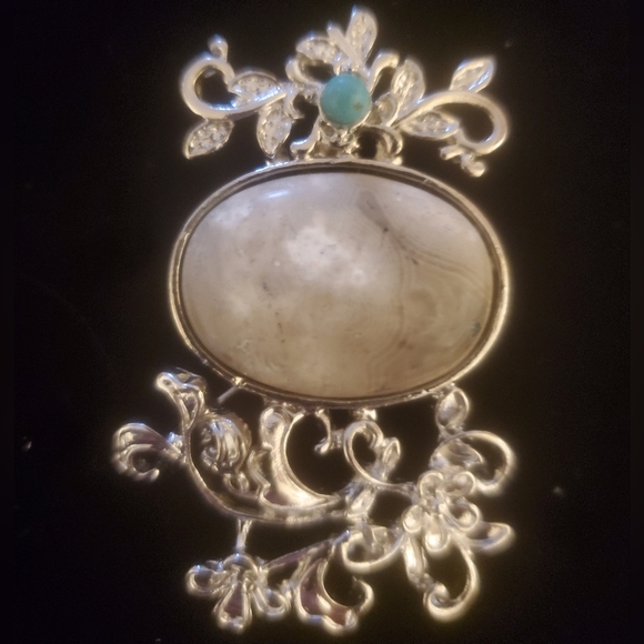 New Agate Silver Wrapped Flower Pendant Brooch. - Picture 2 of 9